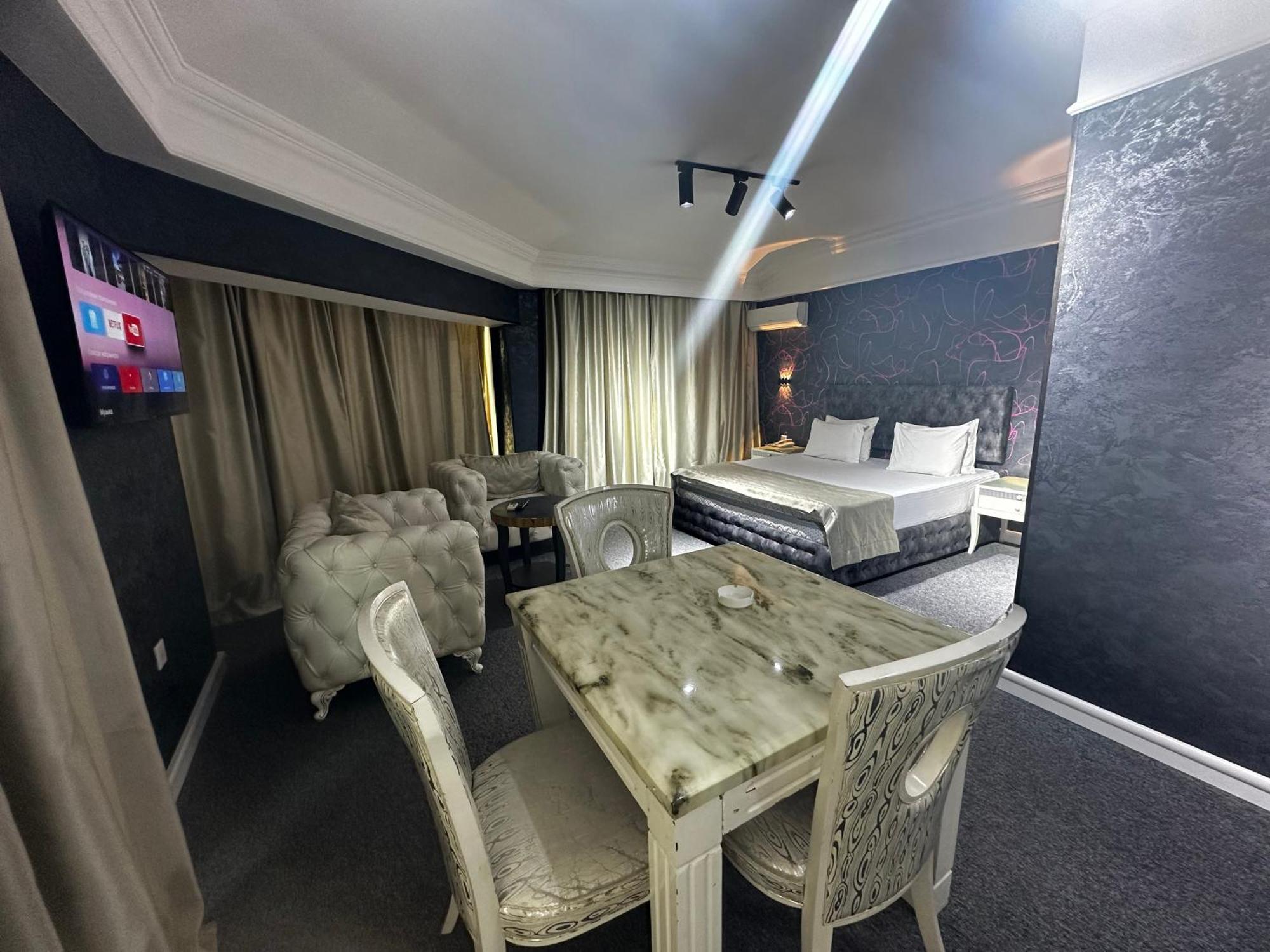 Amber Hotel Baku Exterior photo