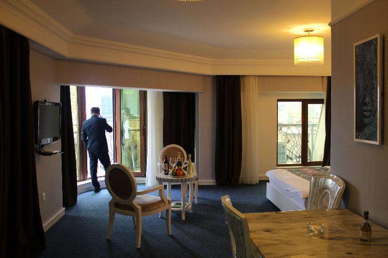 Amber Hotel Baku Exterior photo